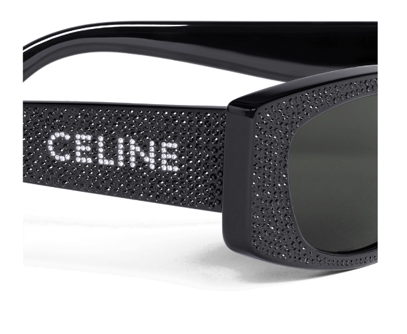 Lunettes de soleil CL4245US de la marque Celine orné de strass, monture pour femmes, avec un design rectangulaire fabriquée en acétate, disponible dans les boutiques Atelier Lou Paris (photo en gros plan)