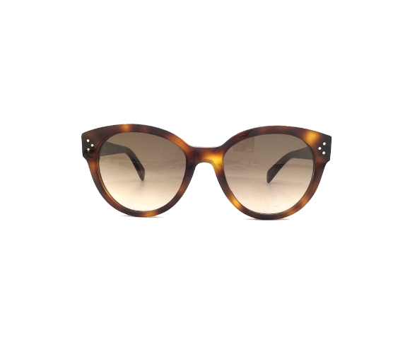 Lunettes de soleil de la marque Celine , monture solaire mixte, modèle unisexe qui convient pour les hommes, et les femmes, avec un design carrée fabriquée en acetate disponible dans les boutiques Atelier Lou Paris