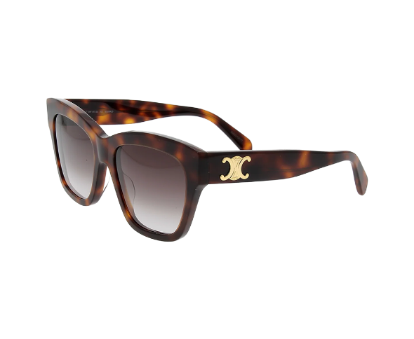 Lunettes de soleil CL40253I de la marque Celine orné du célèbre logo triomphe, monture solaire pour femmes, avec un design carré oversized fabriquée en acétate écaille disponible dans les boutiques Atelier Lou Paris