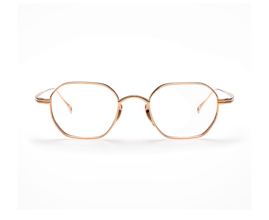 Lunettes de vue de la marque kamemannen monture optique mixte, modèle unisexe qui convient pour les hommes, et les femmes, avec un design carrée arrondie fabriquée en titane disponible dans les boutiques Atelier Lou Paris