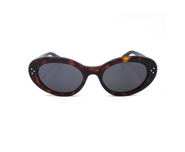 Lunettes de soleil CL40193I. de la marque Celine , modèle unisexe pour femmes, avec un design cat eye fabriquée en acetate écaille foncé disponible dans les boutiques Atelier Lou Paris 