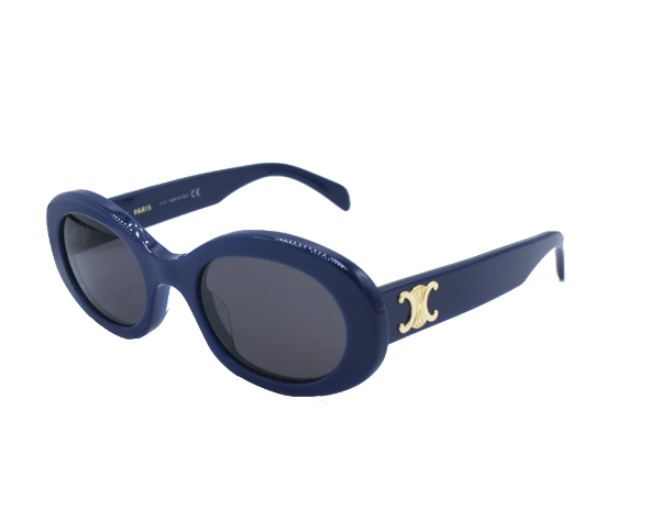 Lunettes de soleil CL40194U de la marque Celine avec le célèbre logo triomphe, modèle pour femmes, avec un design ovale fabriquée en acétate bleu disponible dans les boutiques Atelier Lou Paris 