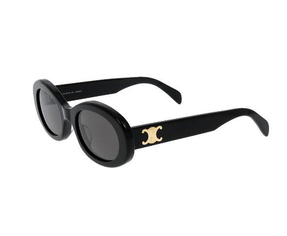 Lunettes de soleil CL40194U de la marque Celine avec le célèbre logo triomphe, modèle pour femmes, avec un design ovale fabriquée en acétate noir disponible dans les boutiques Atelier Lou Paris 