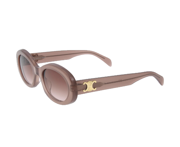Lunettes de soleil CL40194U de la marque Celine avec le célèbre logo triomphe, modèle pour femmes, avec un design ovale fabriquée en acétate noisette disponible dans les boutiques Atelier Lou Paris 