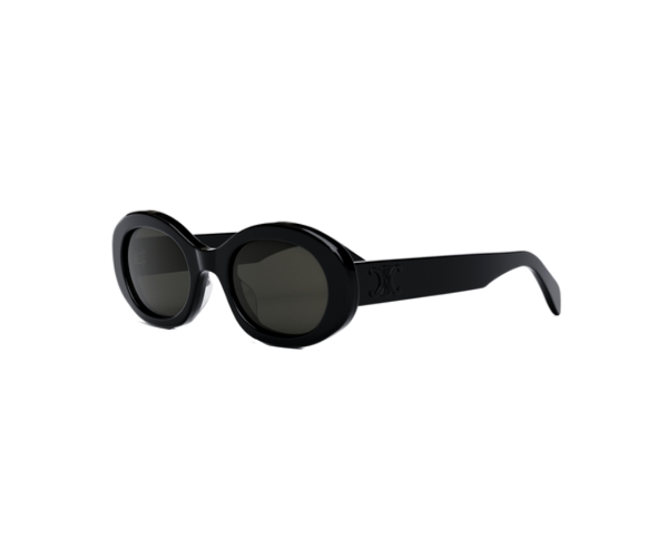 Lunettes de soleil CL40194U de la marque Celine avec le célèbre logo triomphe, modèle pour femmes, avec un design ovale fabriquée en acétate noir intense disponible dans les boutiques Atelier Lou Paris 