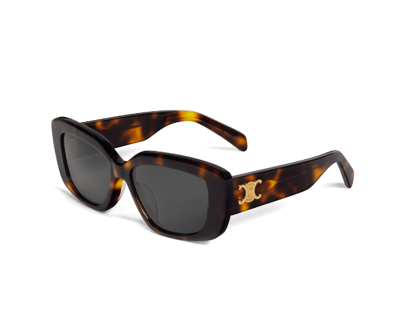 Lunettes de soleil CL40216U de la marque Celine ornée du logo Triomphe, monture solaire femmes, avec un design carrée en acétate écaille disponible dans les boutiques Atelier Lou Paris 