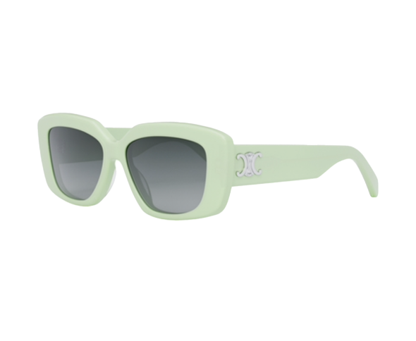 Lunettes de soleil CL40216U de la marque Celine ornée du logo Triomphe, monture solaire femmes, avec un design carrée en acétate vert disponible dans les boutiques Atelier Lou Paris 