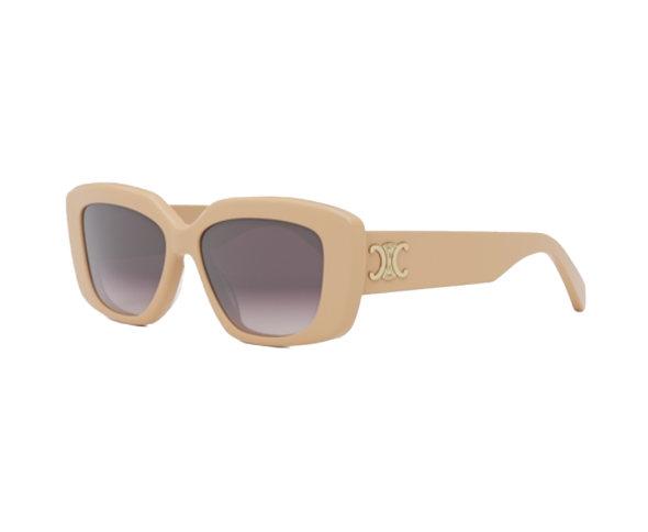 Lunettes de soleil CL40216U de la marque Celine ornée du logo Triomphe, monture solaire femmes, avec un design carrée en acétate beige disponible dans les boutiques Atelier Lou Paris 