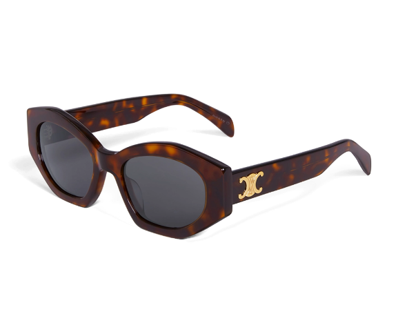 Lunettes de soleil CL40238U de la marque Celine orné du célèbre logo triomphe, monture solaire pour femmes, avec un design géométrique fabriquée en acétate écaille disponible dans les boutiques Atelier Lou Paris 